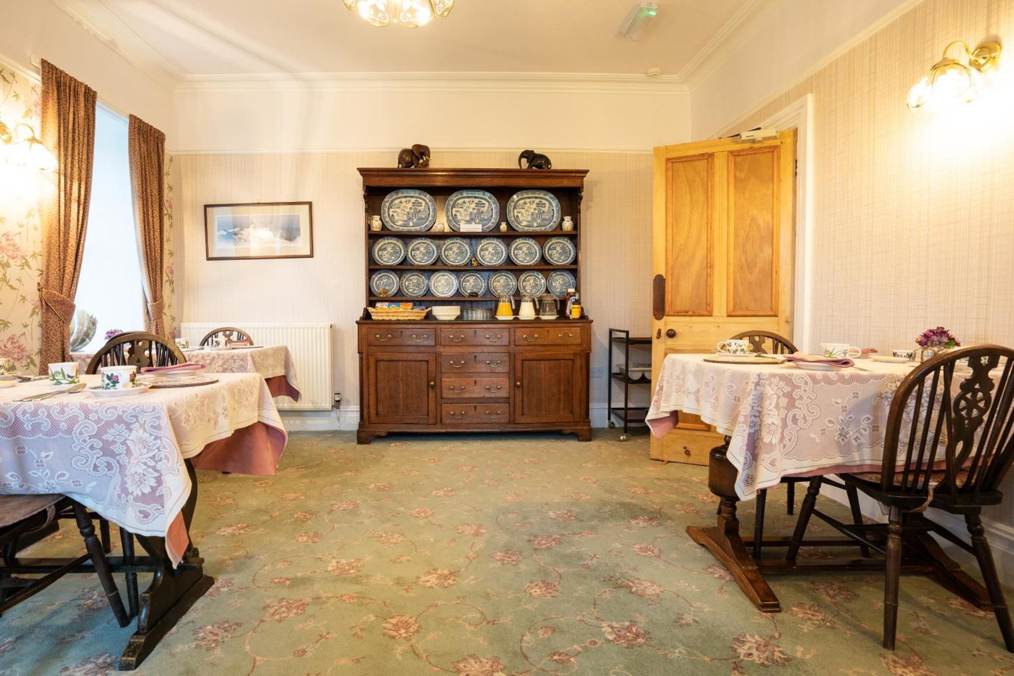 Alojamento de Acomodação e Pequeno-almoço Gwrach Ynys Country 4*